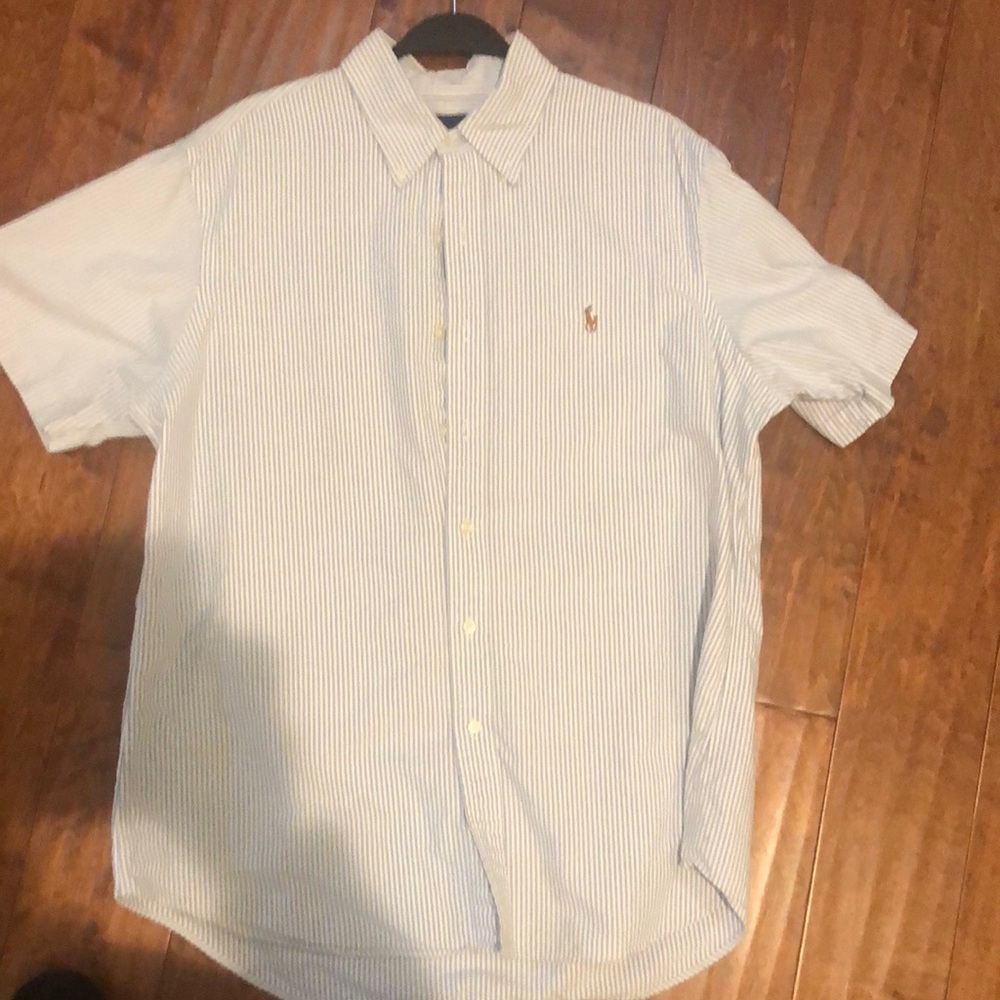 Men’s short sleeve button down shirt
